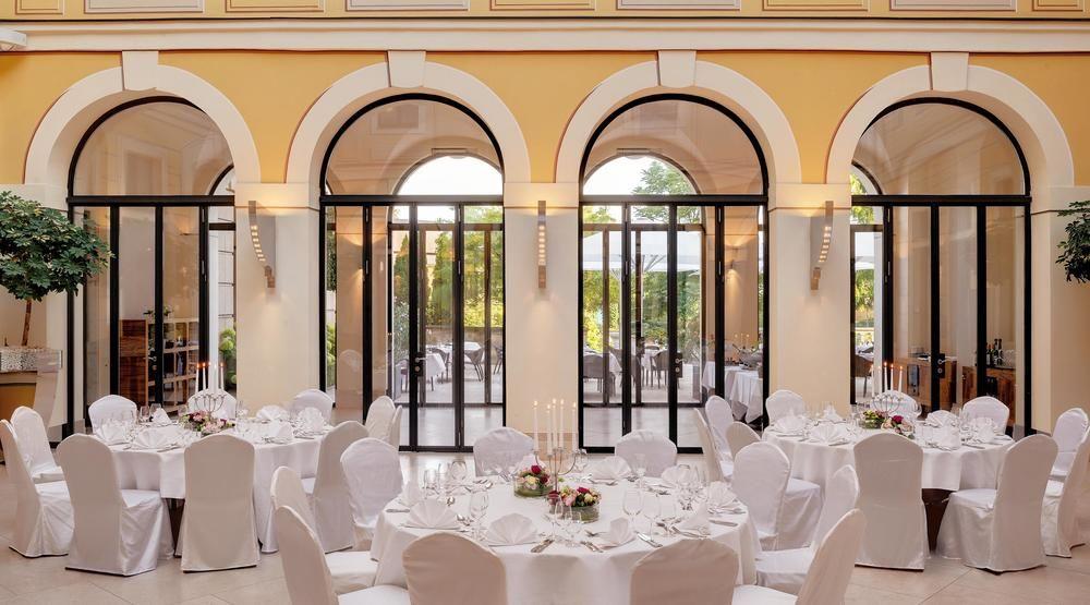 Bilderberg Bellevue Hotel Dresden Exterior photo The ballroom