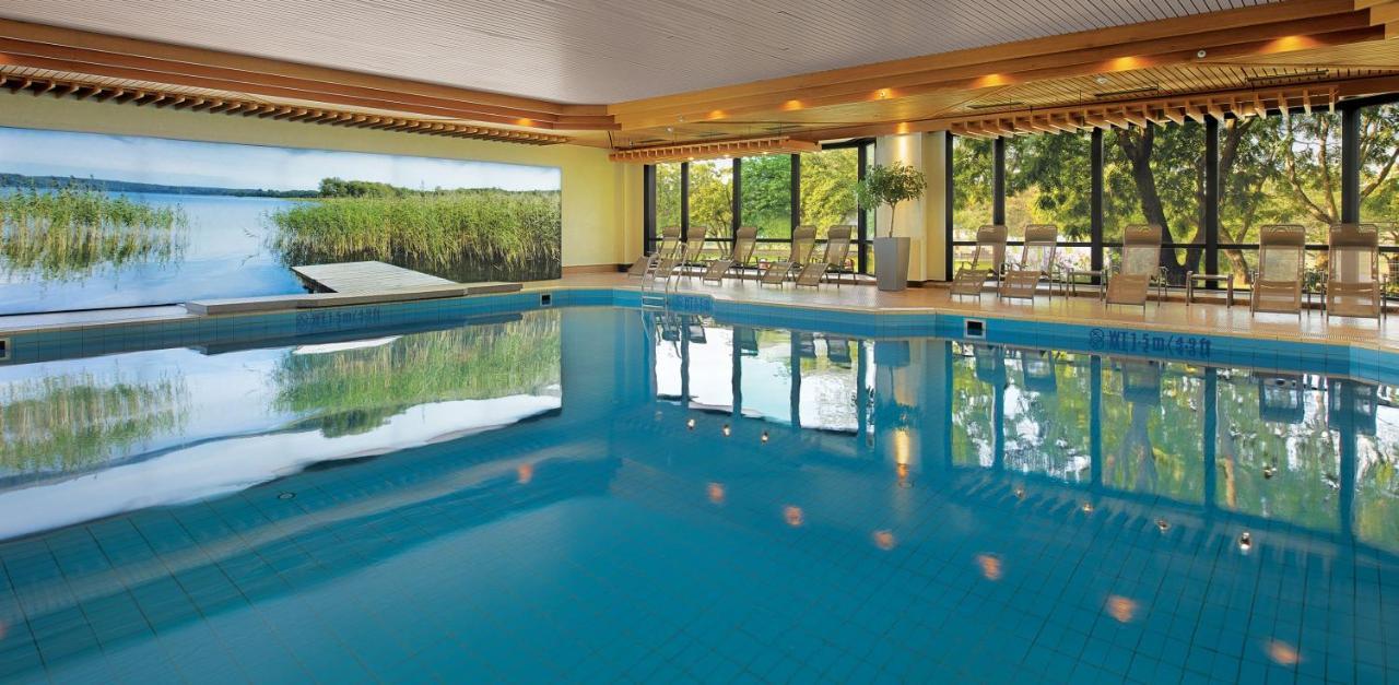Bilderberg Bellevue Hotel Dresden Exterior photo The swimming pool at the hotel
