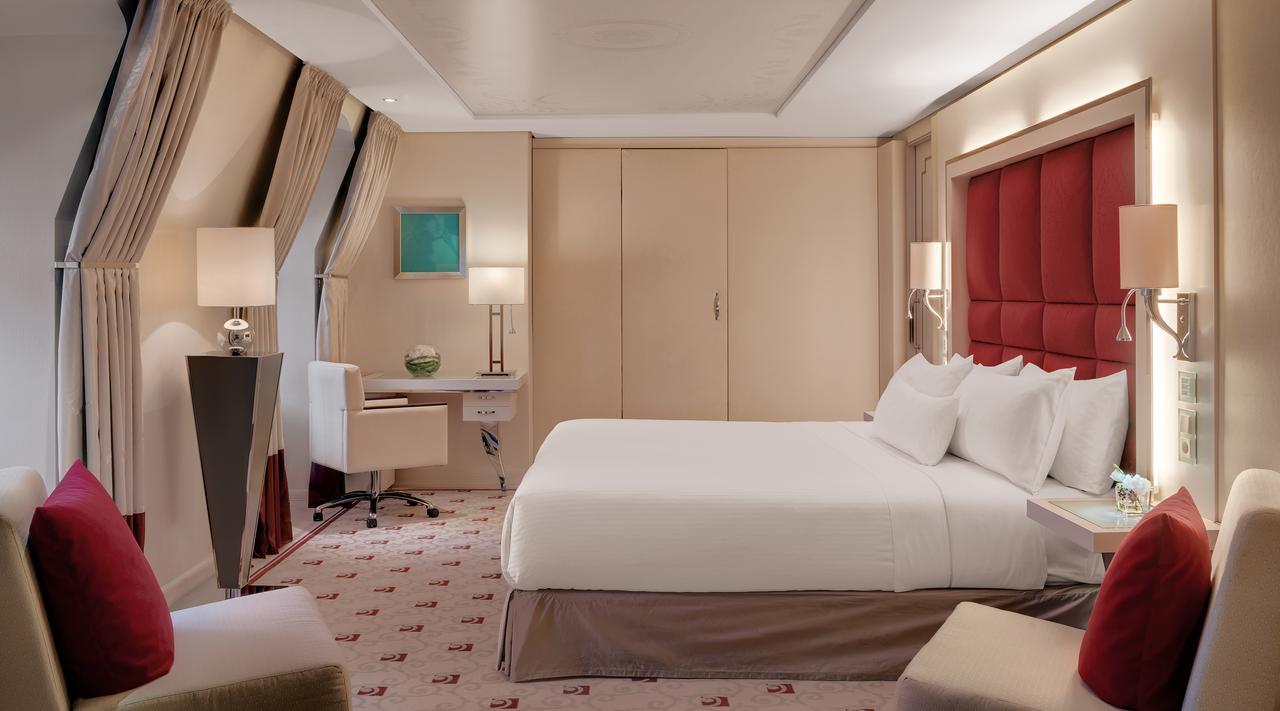 Bilderberg Bellevue Hotel Dresden Exterior photo A bedroom in a suite on board a cruise ship