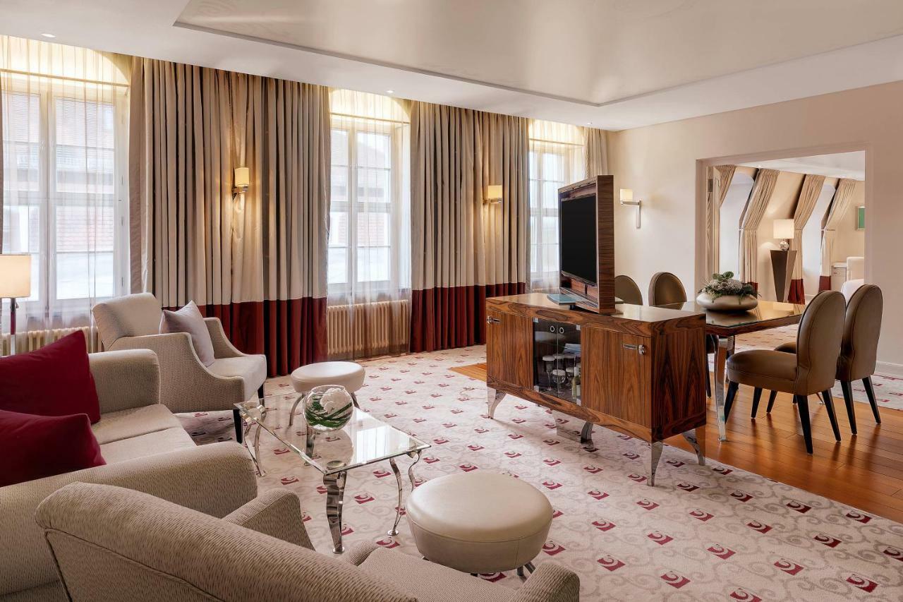 Bilderberg Bellevue Hotel Dresden Exterior photo A suite at the Mandarin Oriental, London